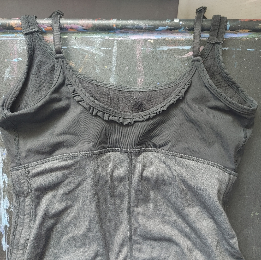 Lululemon tank with Adjustable straps
